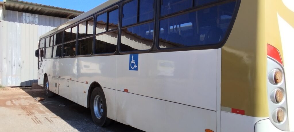 ONIBUS MAN 17-230 CAIO VIP 2013