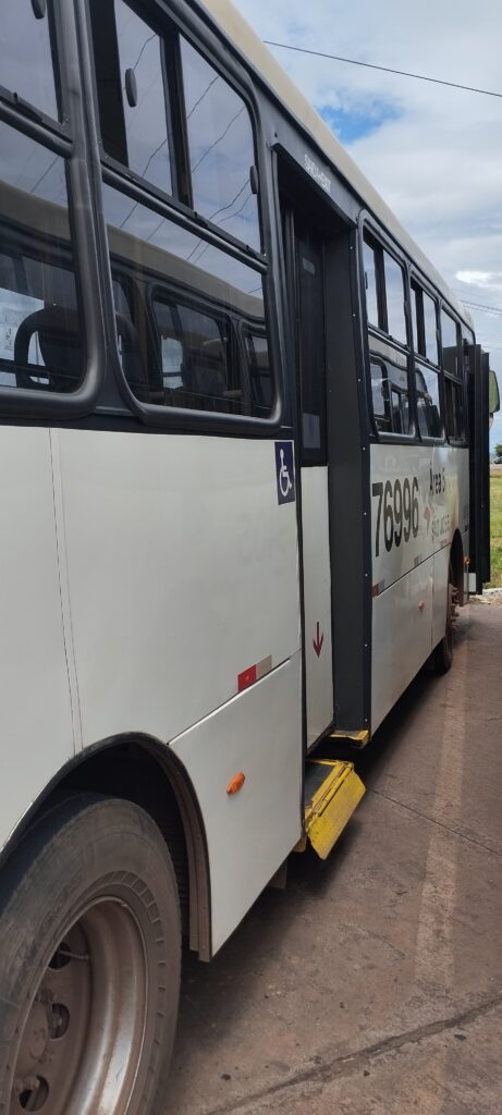 ONIBUS MAN 17-230 CAIO VIP 2013